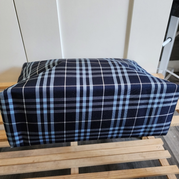 AUTHENTIC NWT Burberry tote bag. - Picture 5 of 11